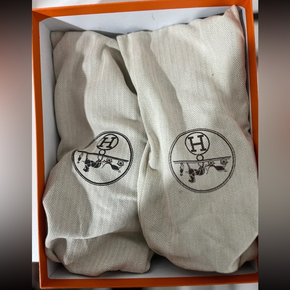 Hermès Oran Sandals Black - Picture 4 of 9